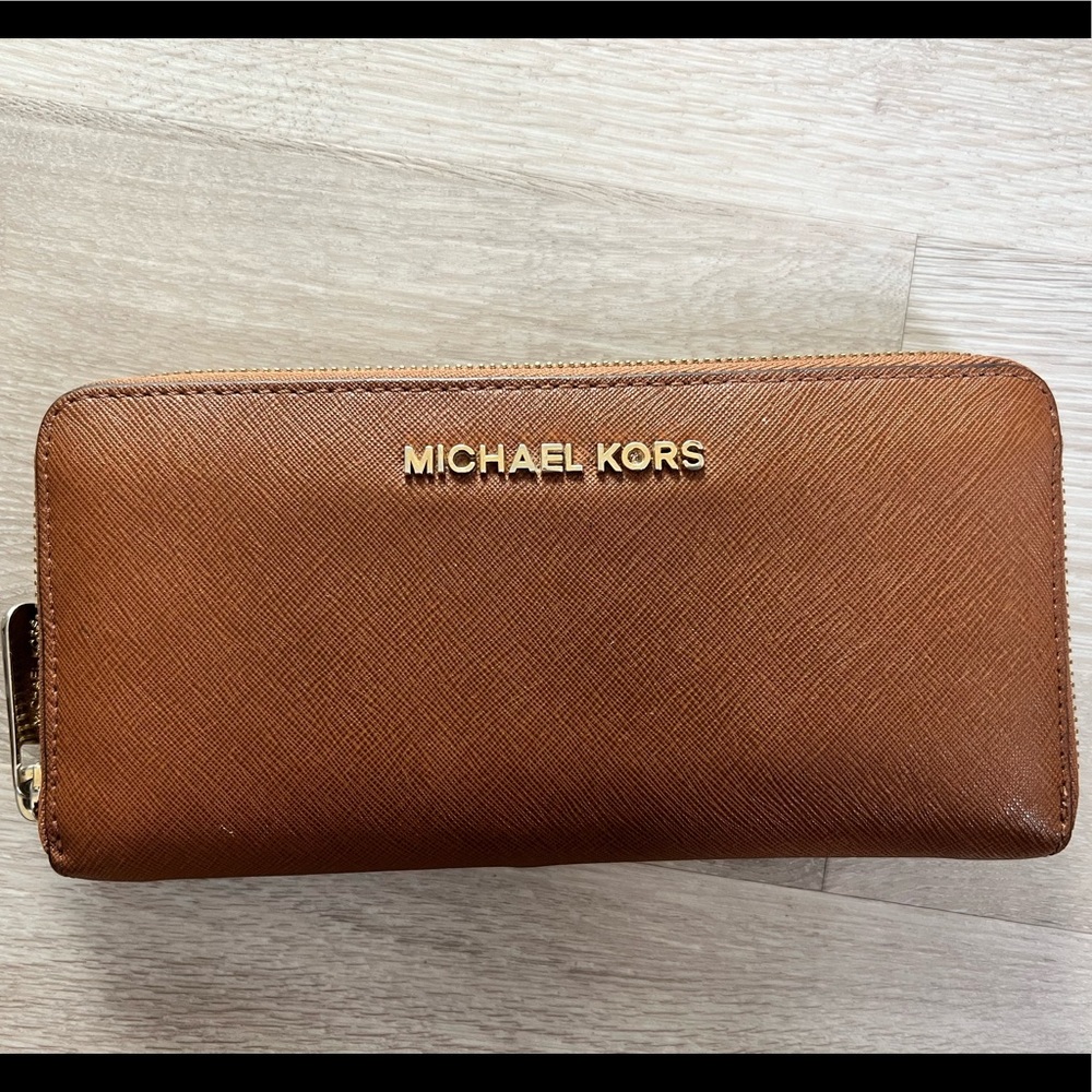 Michael Kors Jet Set Leather Wallet